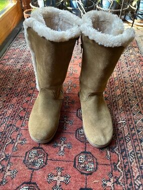 Target Women's Tan Faux-Shearling Tall Winter Boots Genuine Suede! Like New!
